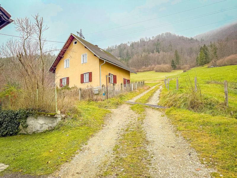 Grozgige liegenschaft mit Altbestand und Entwicklungspotenzial in erhhter Lage von Gaflenz